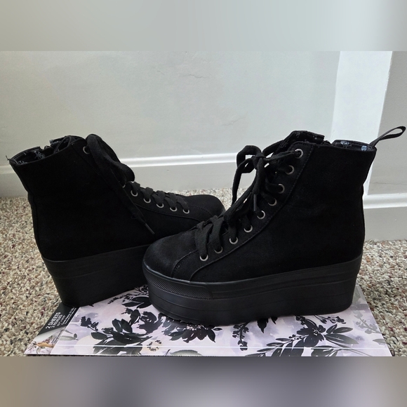 Lamoda Star Struck Chunky Flatform Sneakers - Picture 2 of 5
